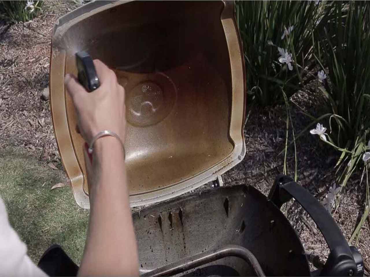 pulizia parte interna del barbecue